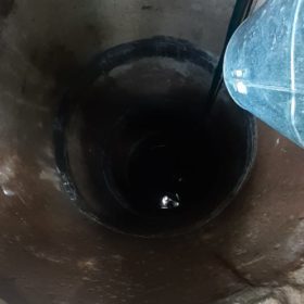 чистка глубокого колодца